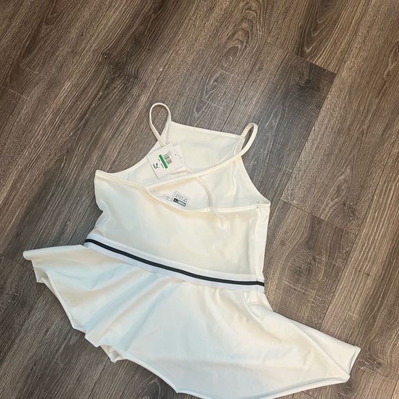 NWT White Puma Tennis top size L - Picture 4 of 14